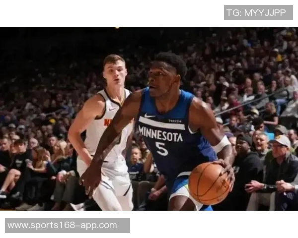 华子分享被唐斯隔扣经历感叹对手身材壮硕高度优势需团队支援 华子分享被唐斯隔扣经历感叹对手身材壮硕高度优势需团队支援